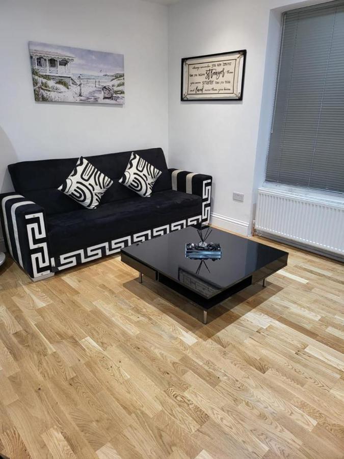 Fancy Basement Flat A Apartment London Bagian luar foto