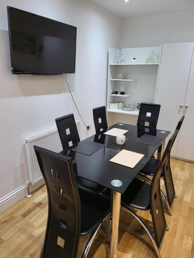 Fancy Basement Flat A Apartment London Bagian luar foto