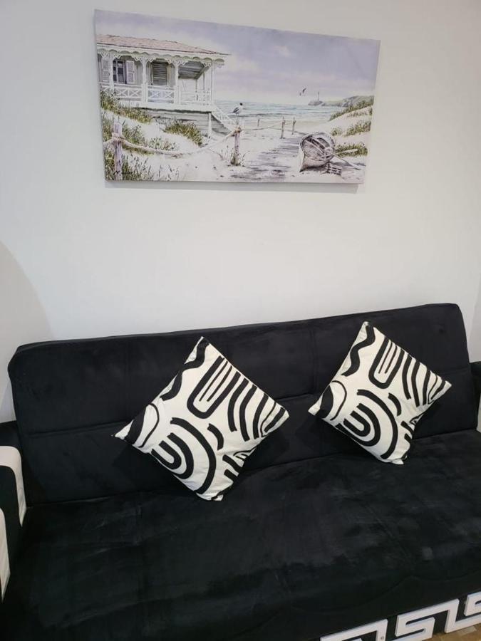 Fancy Basement Flat A Apartment London Bagian luar foto