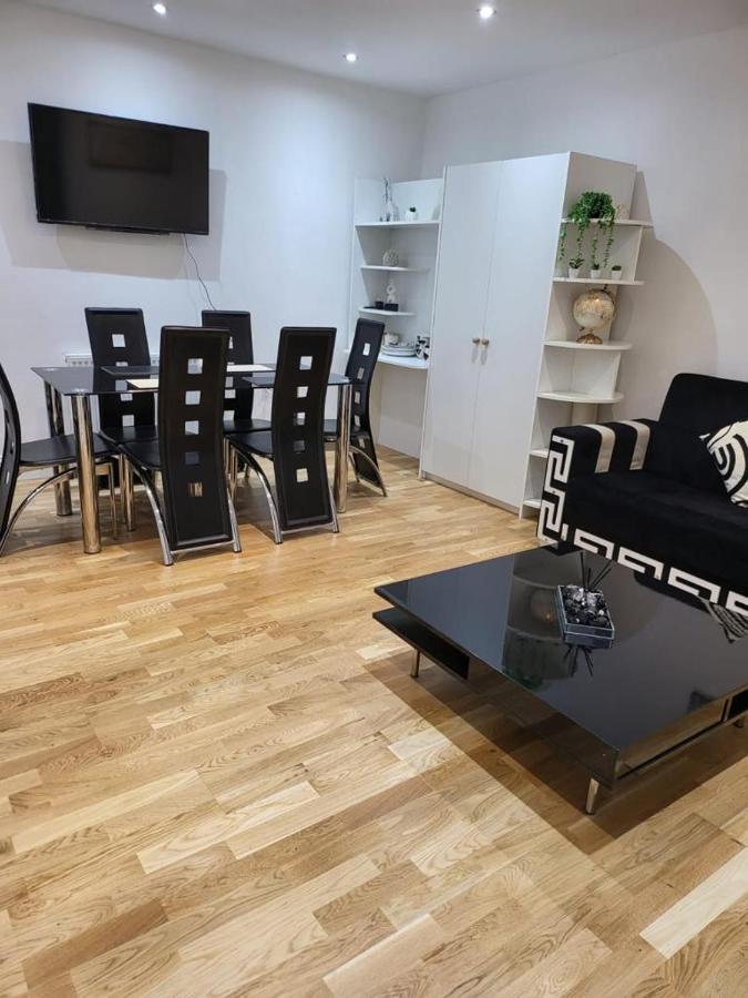 Fancy Basement Flat A Apartment London Bagian luar foto