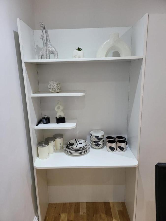 Fancy Basement Flat A Apartment London Bagian luar foto