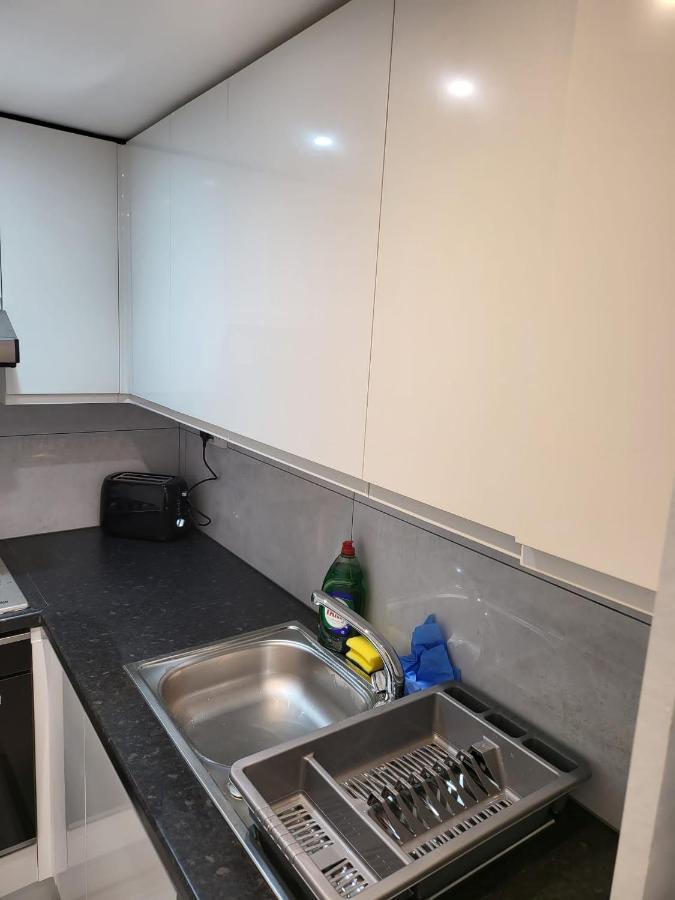 Fancy Basement Flat A Apartment London Bagian luar foto